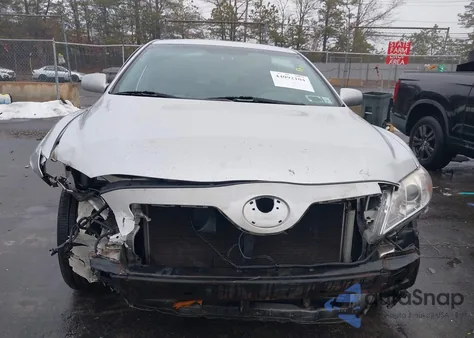 2009 Toyota Camry Le V6 z USA, uszkodzony, nr VIN 4T1BK46K49U076762